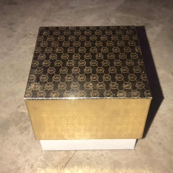 SOLD Michael Kors Mother of Pearl Bracelet - Picture 3 of 3